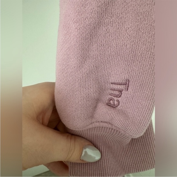Aritzia TNA Cropped Boyfriend Full Zip Hoodie XS in pink soft orchid - Picture 3 of 5